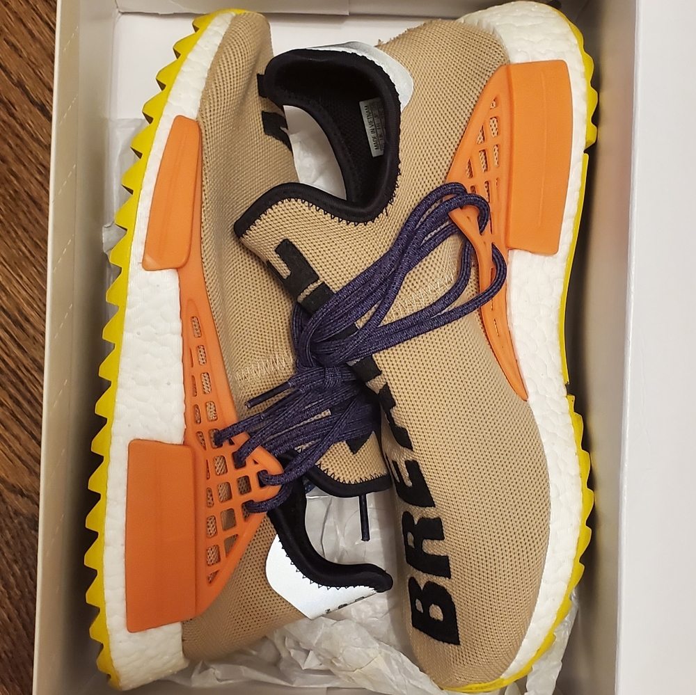 ADIDAS HUMAN RACE NMD Pharrell Pale Nude Size Men's 9.5 PERFECT CONDITION